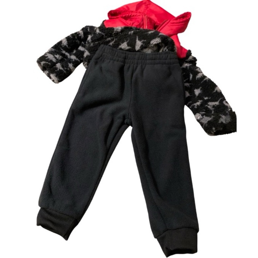2 Piece Fleece Set Dinosaur Hoodie 1/4 Zip & Black Pants 2T NWT - Picture 3 of 6